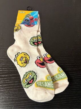 Sesame Street Kids Crew Socks Elmo Oscar Big Bird NWT Size 10-4